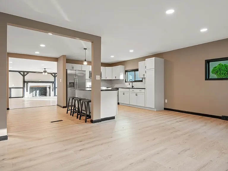 2175 Gale Dr — Photo 5