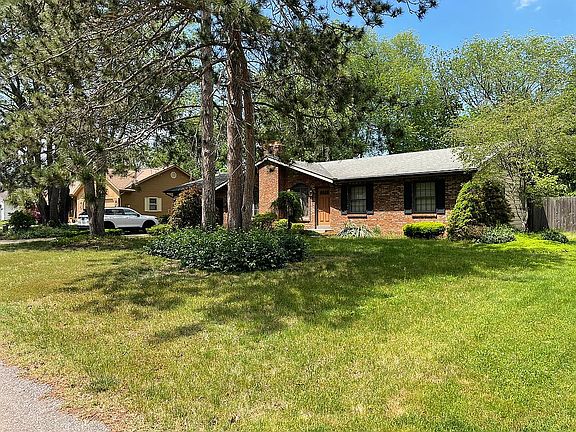 2nd image of 371 Evergreen Dr