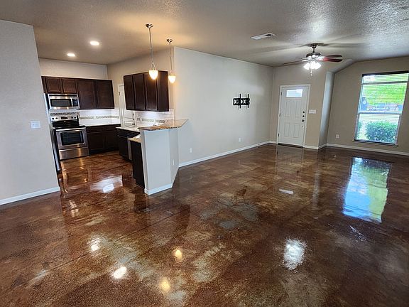 5th image of 2108 Pinckney Ct APT A