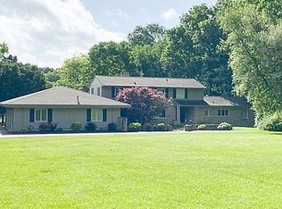 17490 Timber Dr, Sterling, IL 61081