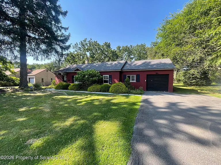 109 Park Dr — Photo 3