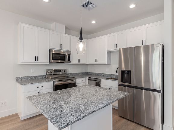 5th image of 5505 W Palmaire Ave Unit 2
