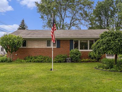 8231 Doncaster Dr, Sterling Heights, MI, 48312