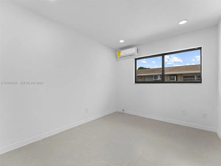 1370 W 29th St #A — Photo 13