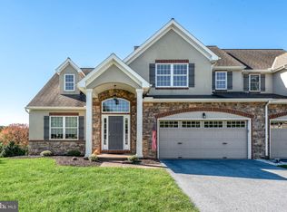 101 Baneberry Ln, Lititz, PA 17543