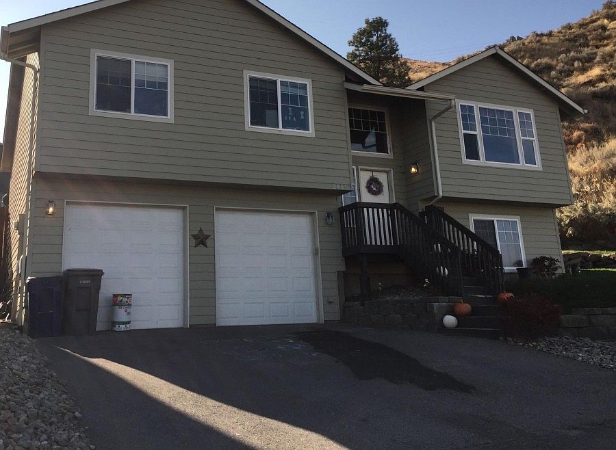 2nd image of 2055 Silver Ln