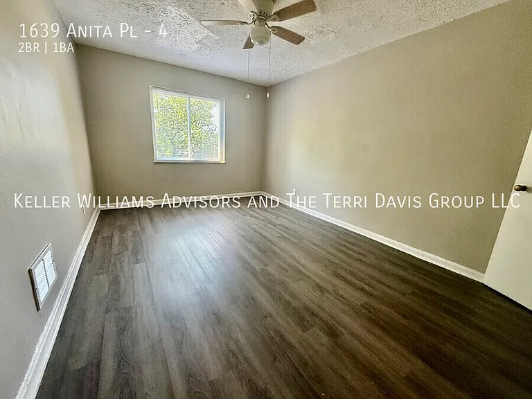1639 Anita Pl #4 — Photo 8