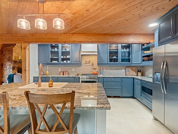 17th image of 2063 Kennedy Creek Rd