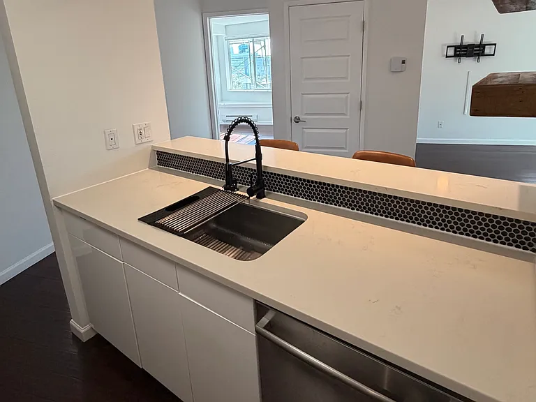 530 Melrose Ave E #103 — Photo 10