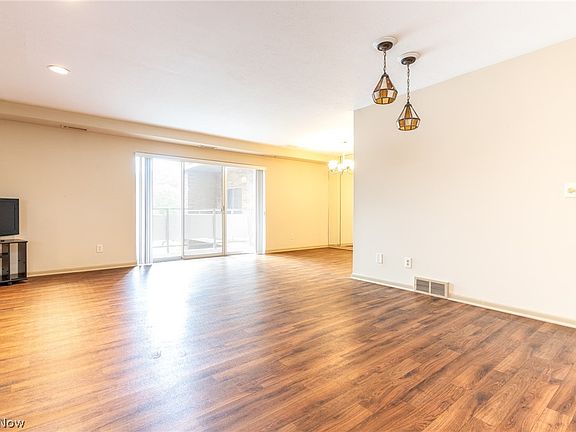 5th image of 2112 Acacia Park Dr APT 224