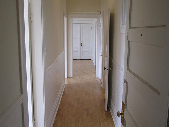 2nd image of 495 Frederick St #8