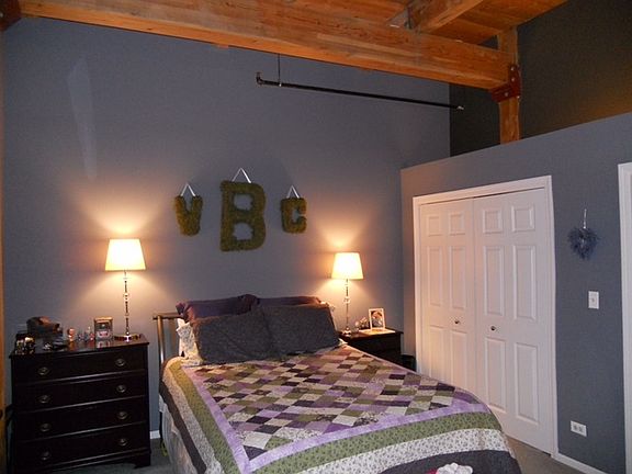 5th image of 2806 N Oakley Ave APT 208