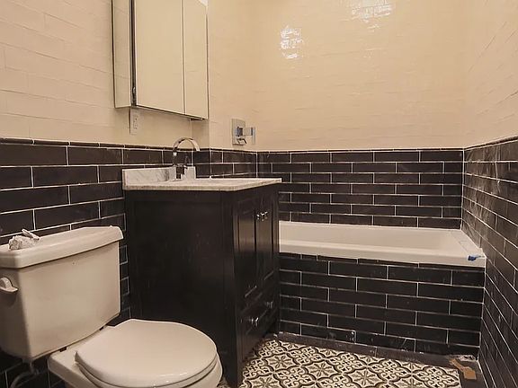 5th image of 221 Ralph Ave Ste 1