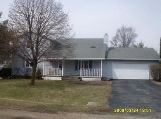 7668 La Sabre Dr, Rockford, IL 61103