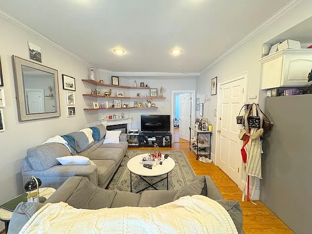 137 M St #2 — Photo 3