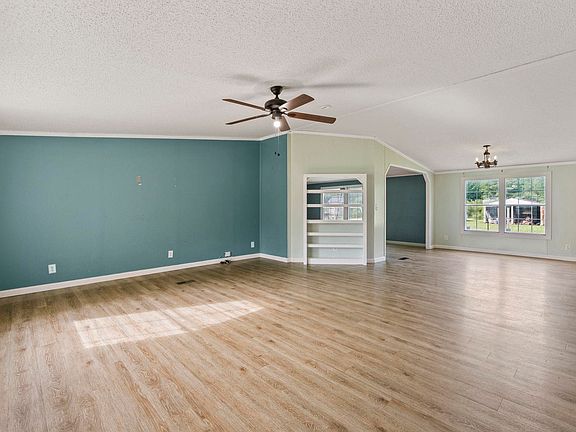 2nd image of 524 Alton Rd.