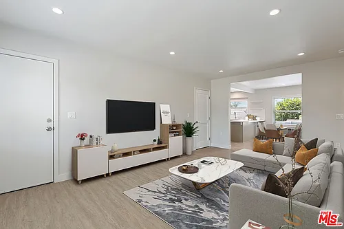 5454 San Vicente Blvd Photo 1