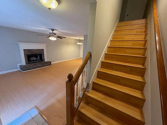 2nd image of 830 Jamestown Manor Park