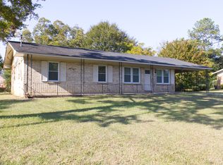 306 Ivelyn Dr, Warner Robins, GA 31088