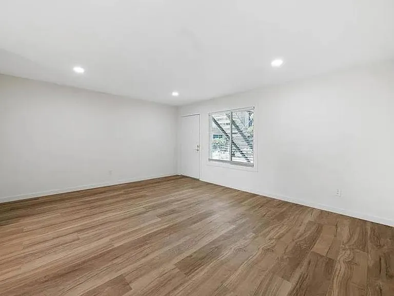 3825 Van Dyke Ave #3 — Photo 6
