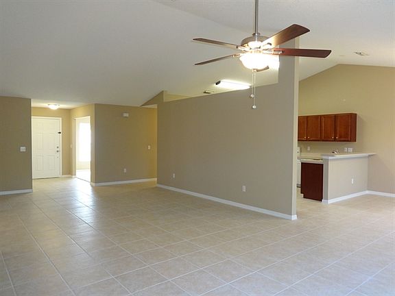 4th image of 1001 Sw Hamrock Avenue