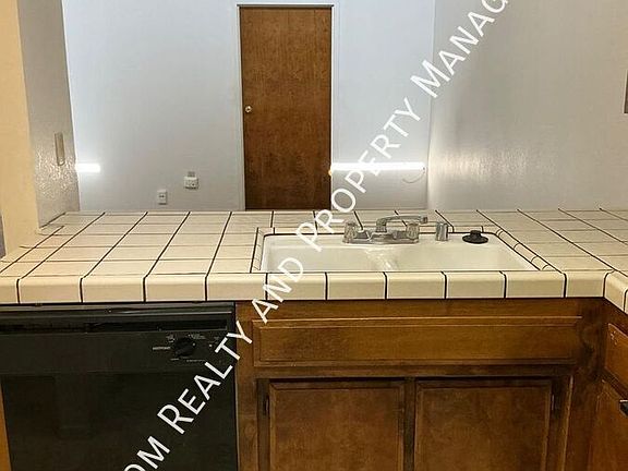 3rd image of 5901 Auburn Oaks Dr #B