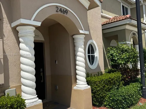 2469 SE 10th St, Homestead, FL 33035