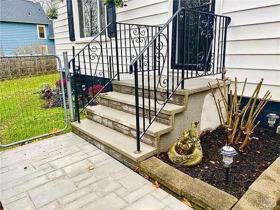 3rd image of 317 Hutchinson Ave