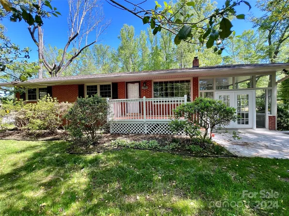 1506 University Dr, Lancaster, SC 29720