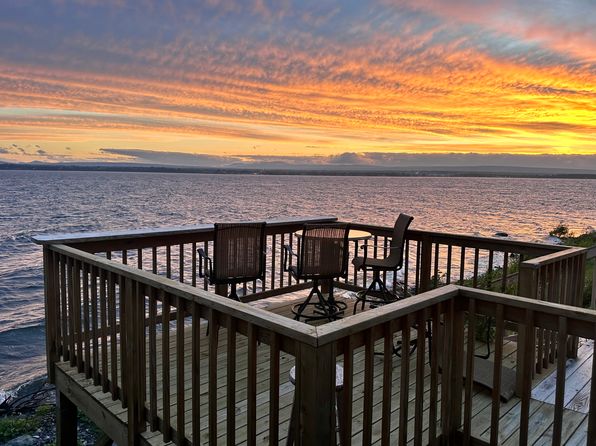 685 Cumberland Head Rd