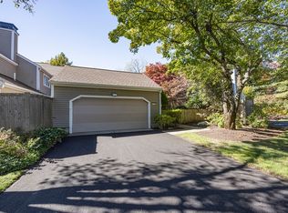 415 Dedham St #D, Newton, MA 02459