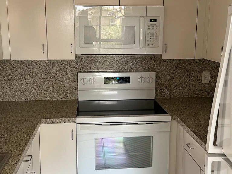 1114 Thomas Ave #1114 — Photo 8