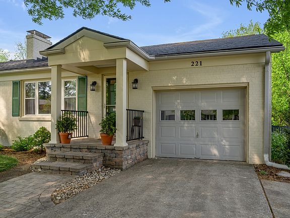 5th image of 221 Greenbriar Rd