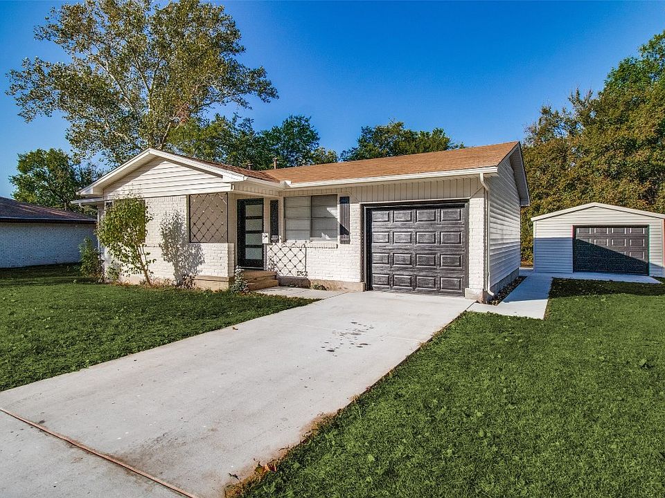 1st image of 1909 Jones Cir