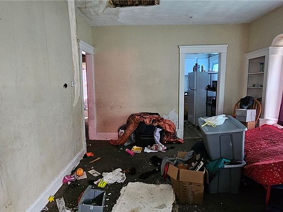 3rd image of 14509 Shaw Ave