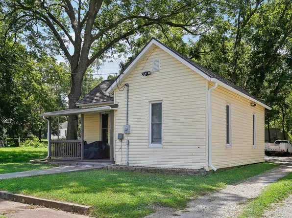 106 W Tebo St, Clinton, MO 64735