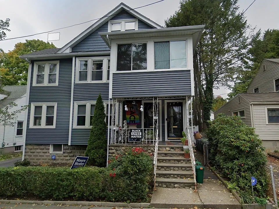 71 Evans St
