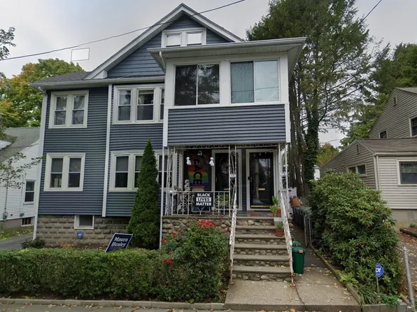 71 Evans St, Watertown, MA 02472