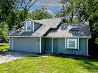 3301 Creekwood Dr, Lawrence, KS 66049