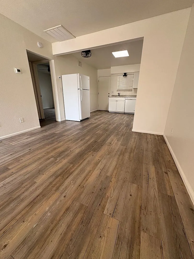 2 bed, 1.0 bath, 770 sqft, $1,295 — Photo 3