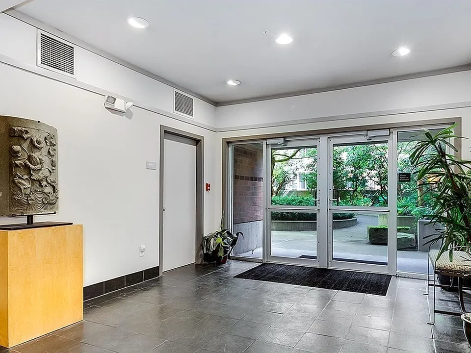 Lobby Entrance!