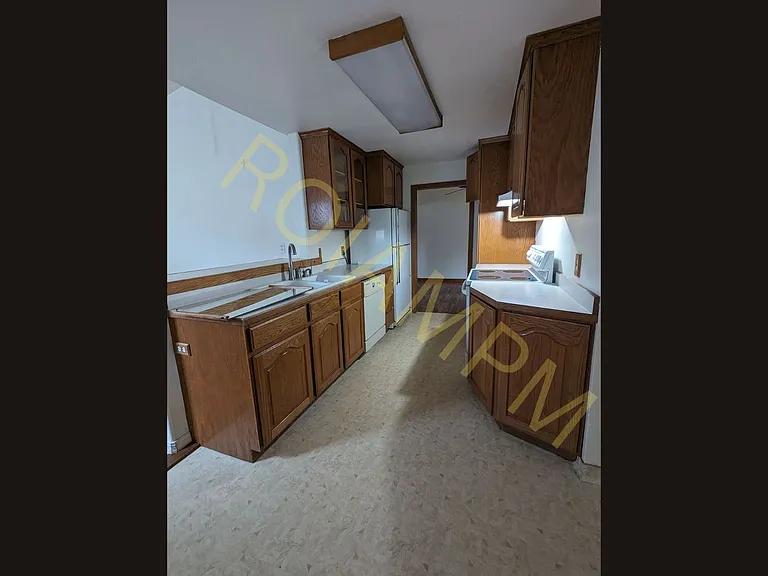 608 Pierce St — Photo 13
