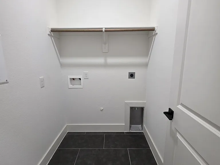 1407 Odd Fellow St — Photo 27