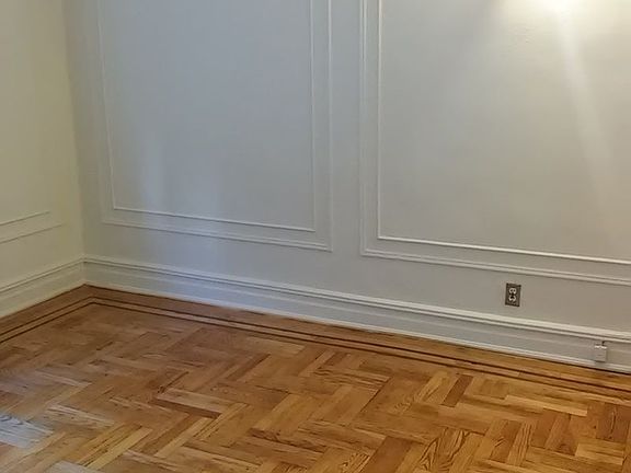 3rd image of 3515 72nd St APT 1A