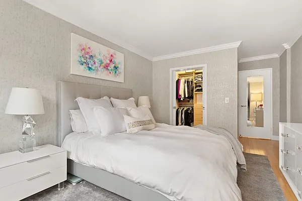 Sold by Sotheby's International Realty | media 9