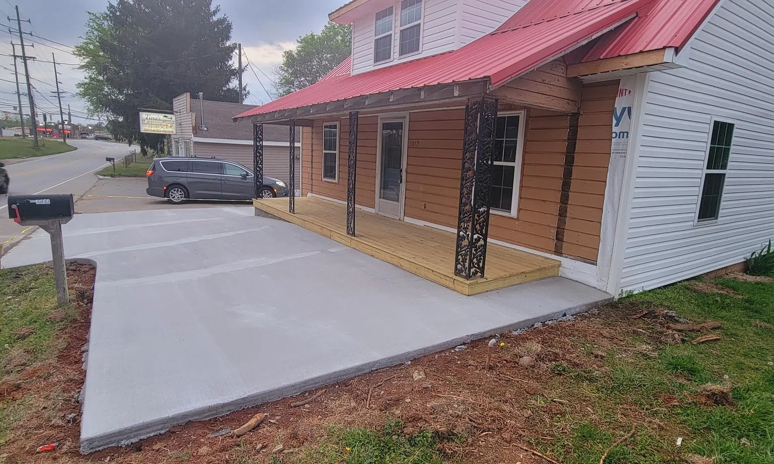 1012 W Holly Grove Rd — Photo 1
