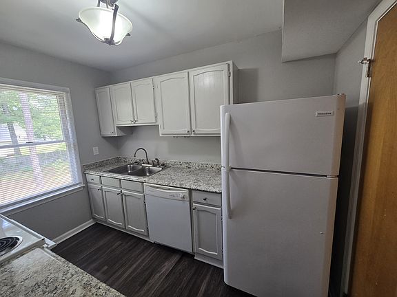 3rd image of 4452 Baxter Rd
