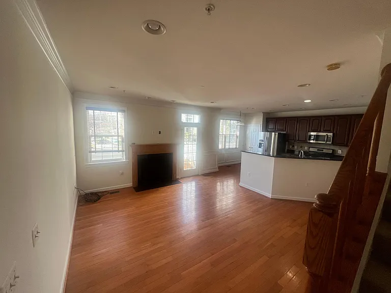 13645 Venturi Ln — Photo 5
