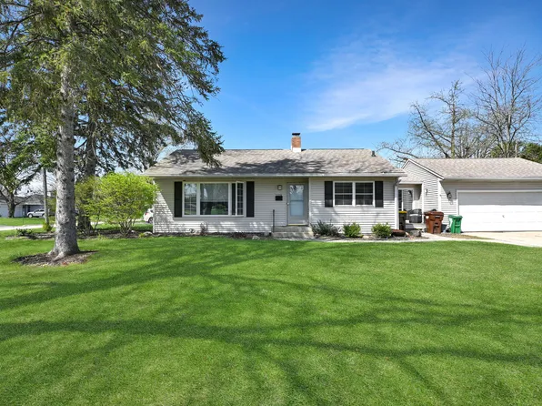 1118 Blakely St, Woodstock, IL 60098