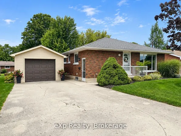 110 Browns Ln, Brockton, ON N0G 2V0